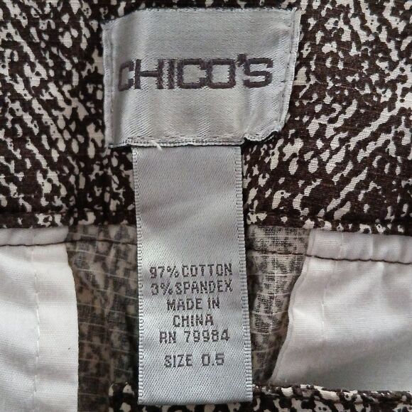Chico's  brown cream cargo capris with drawstring leg opening  Sz 6  NWOT - Picture 7 of 7